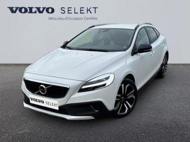 Voir le détail de l'offre de cette VOLVO V40 Cross Country D2 120ch Ãversta Edition Geartronic de 2017 en vente à partir de 245.02 €  / mois