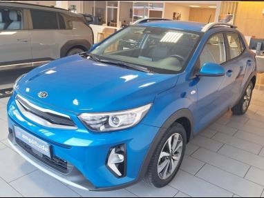 Voir le détail de l'offre de cette KIA Stonic 1.0 T-GDi 100ch MHEV Active iBVM6 de 2021 en vente à partir de 174.97 €  / mois