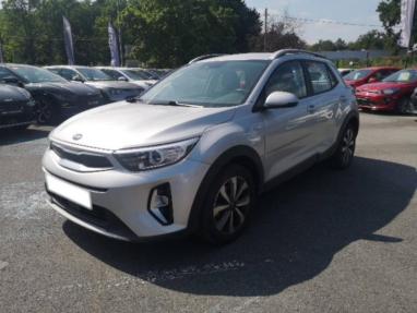 Voir le détail de l'offre de cette KIA Stonic 1.0 T-GDi 120ch MHEV Active iBVM6 de 2021 en vente à partir de 180.36 €  / mois