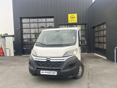 Voir le détail de l'offre de cette CITROEN Jumper Benne 35 L2 2.2 BlueHDi 130 S&S BVM6 Control de 2020 en vente à partir de 20 899 € 