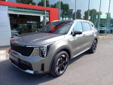 Voir le détail de l'offre de cette KIA Sorento 1.6 T-GDi 253ch PHEV Premium 4x4 7 places de 2024 en vente à partir de 575.6 € / mois